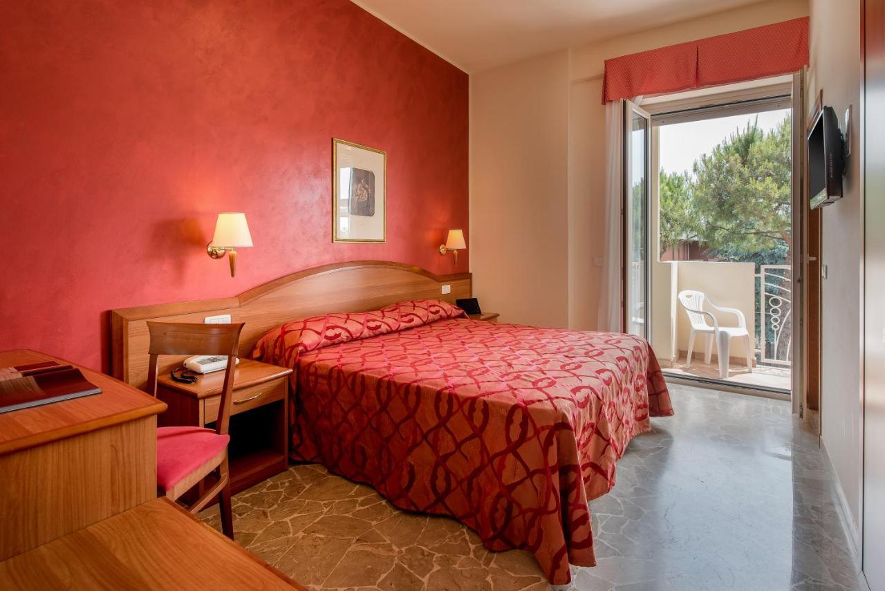 Hotel Tiffany Rimini Ngoại thất bức ảnh