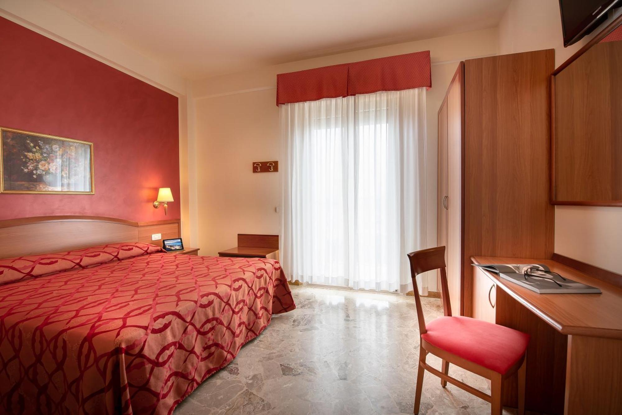 Hotel Tiffany Rimini Ngoại thất bức ảnh