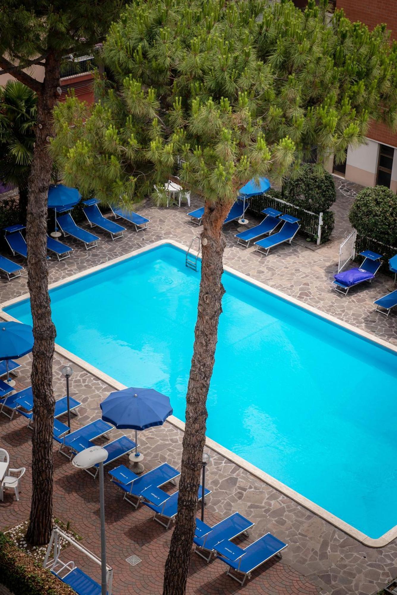 Hotel Tiffany Rimini Ngoại thất bức ảnh