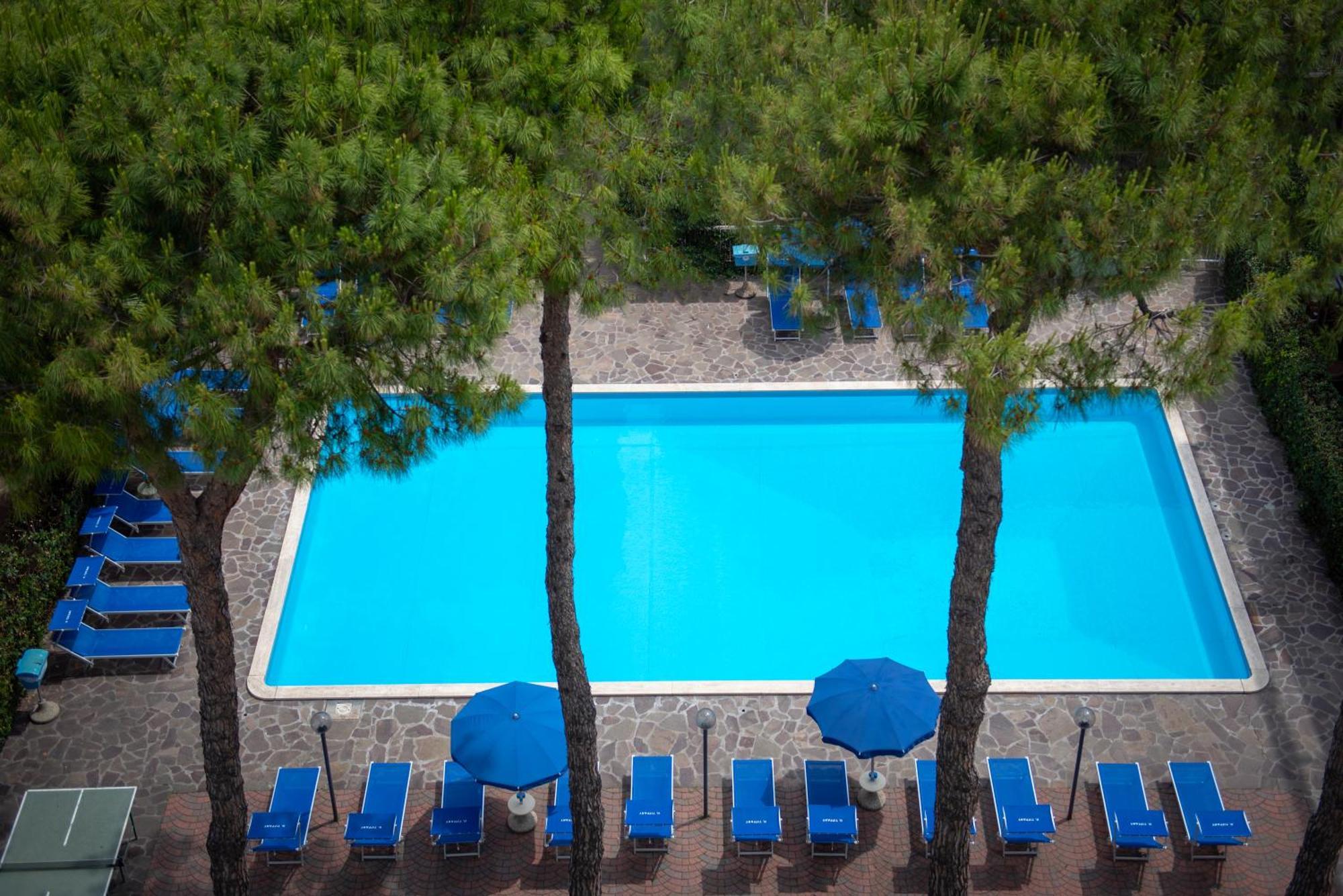Hotel Tiffany Rimini Ngoại thất bức ảnh