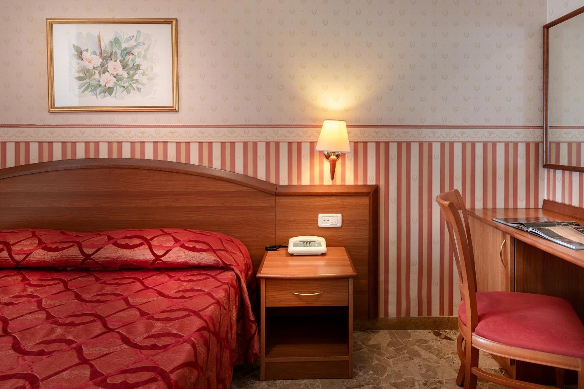 Hotel Tiffany Rimini Ngoại thất bức ảnh