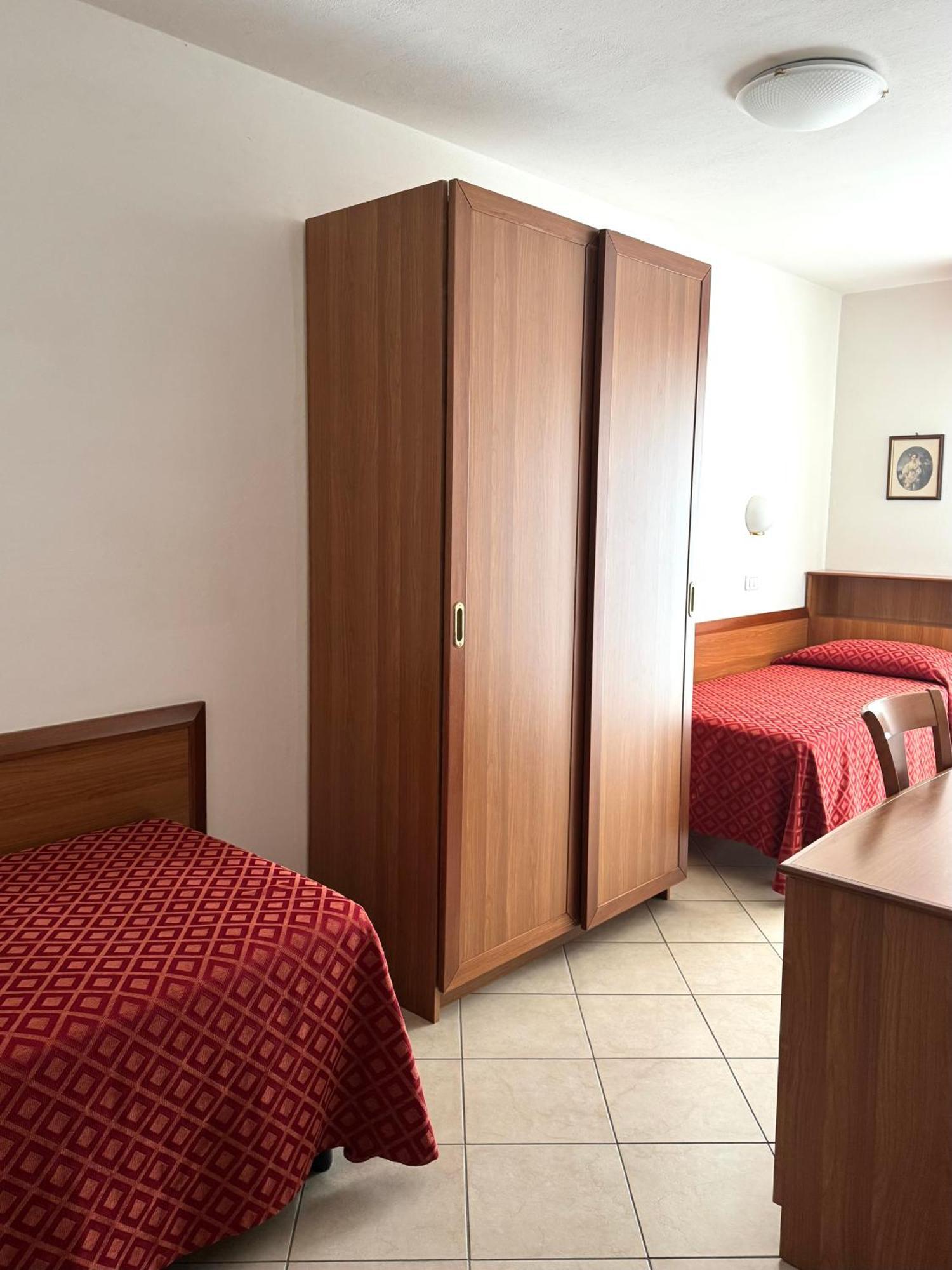 Hotel Tiffany Rimini Ngoại thất bức ảnh