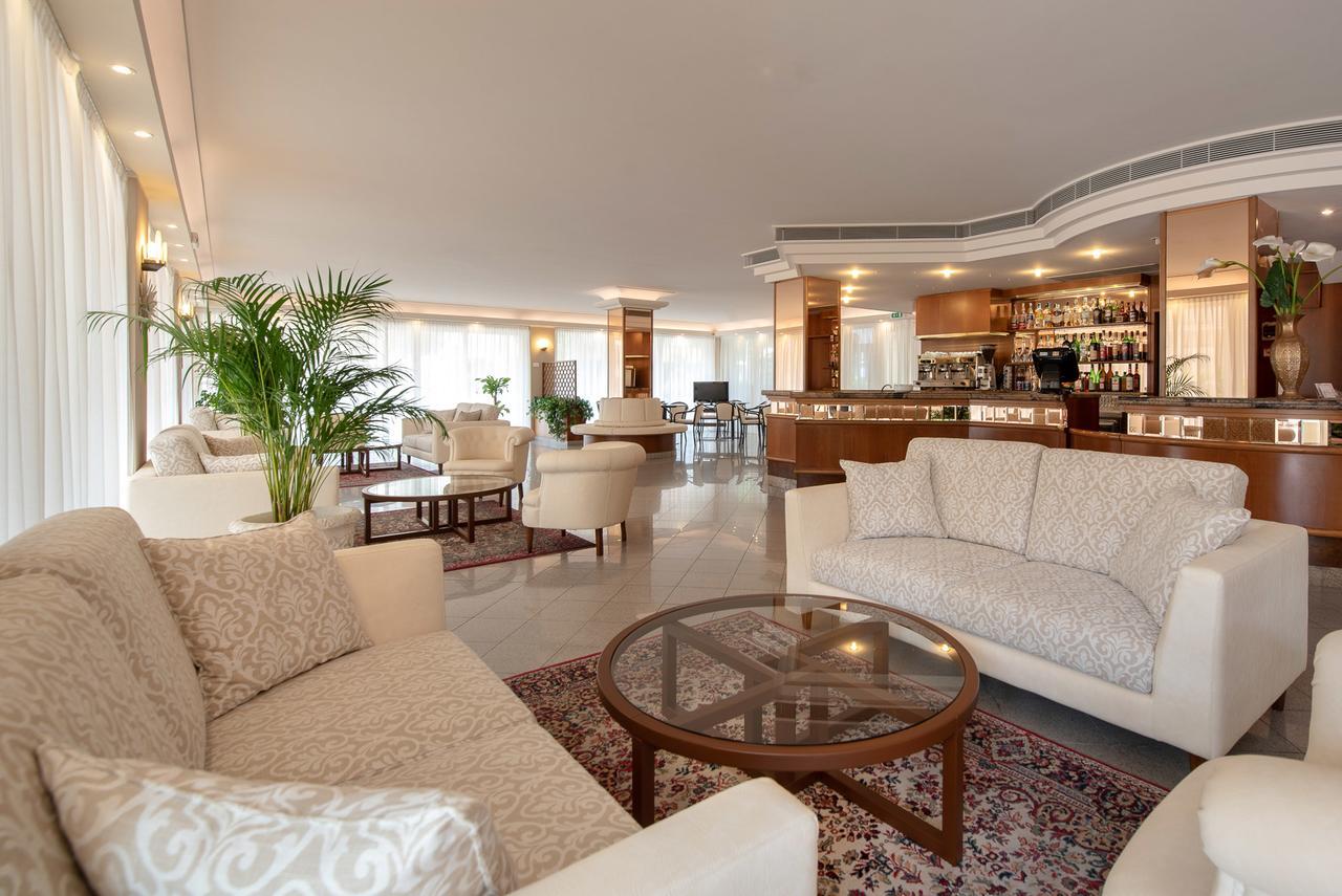 Hotel Tiffany Rimini Ngoại thất bức ảnh