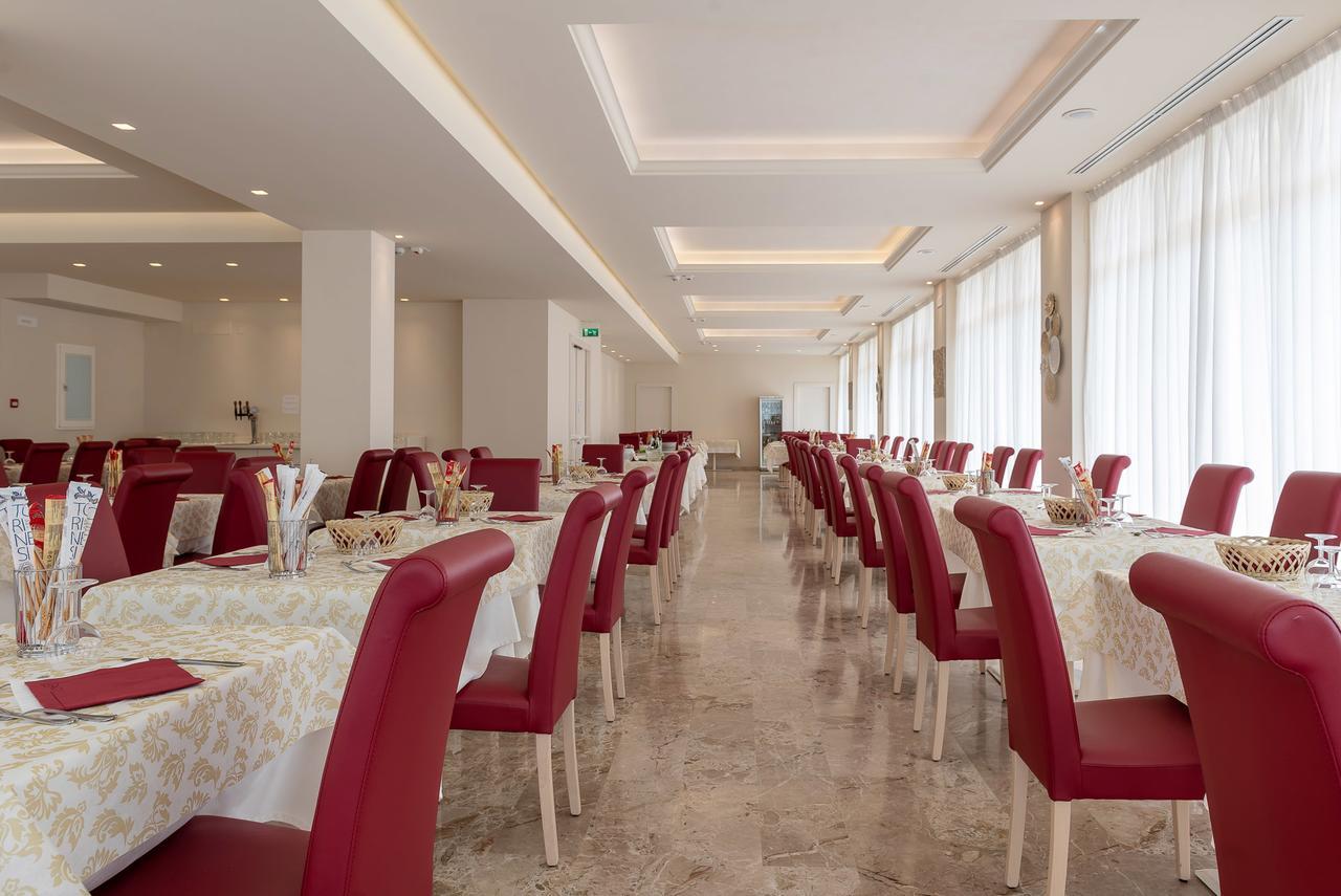 Hotel Tiffany Rimini Ngoại thất bức ảnh